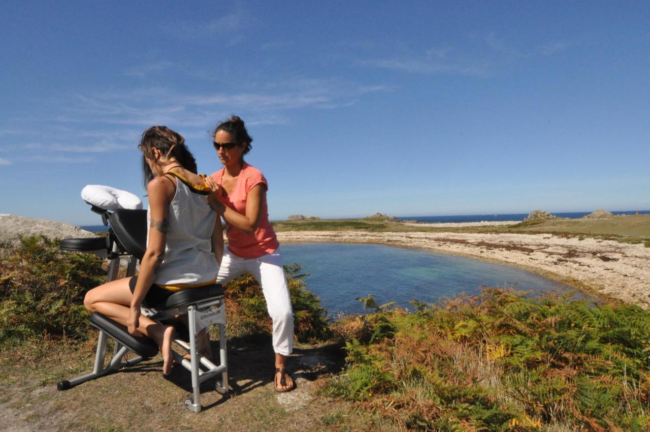 Roulotte Gites O Bien-Etre: Beachside Wellness Retreat Porspoder Exterior photo